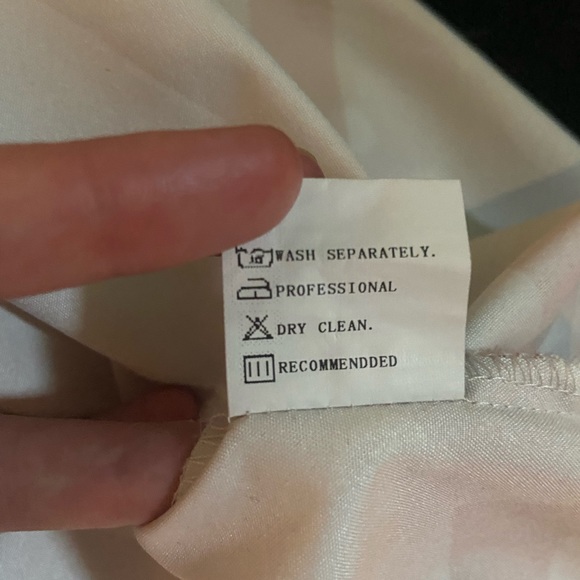 Modern-patterned women’s button down long sleeve - Picture 2 of 6